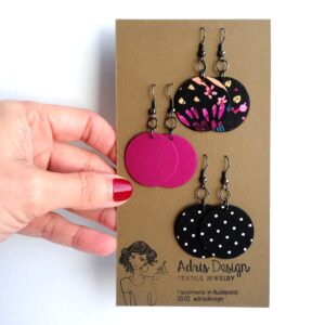 Vibrálóan színes, mély pink és fekete pöttyös Midi textilfülbevaló csomag – 3 pár